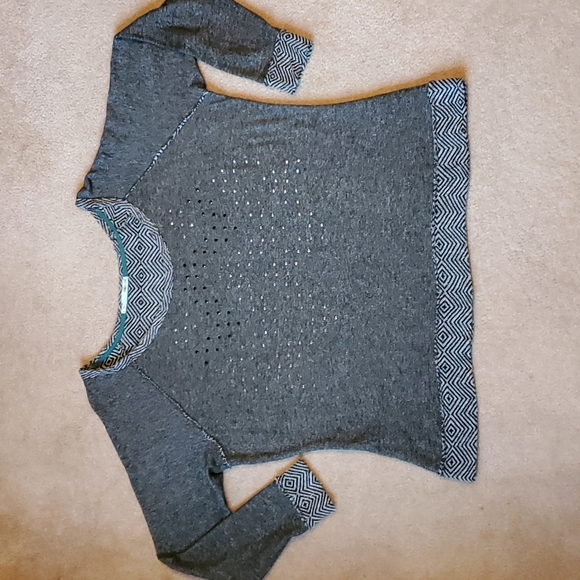 Maurices gray sweatshirt with black chevron print on edges size 1X - Picture 13 of 16